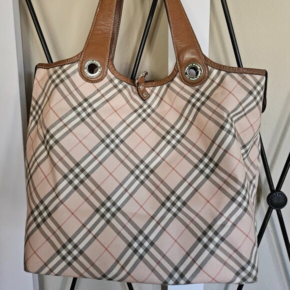 Burberry Reversible Nova Check Blue Label - Picture 1 of 8
